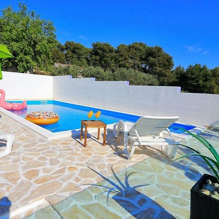 Apartment And Pool Nika Bibinje Luaran gambar