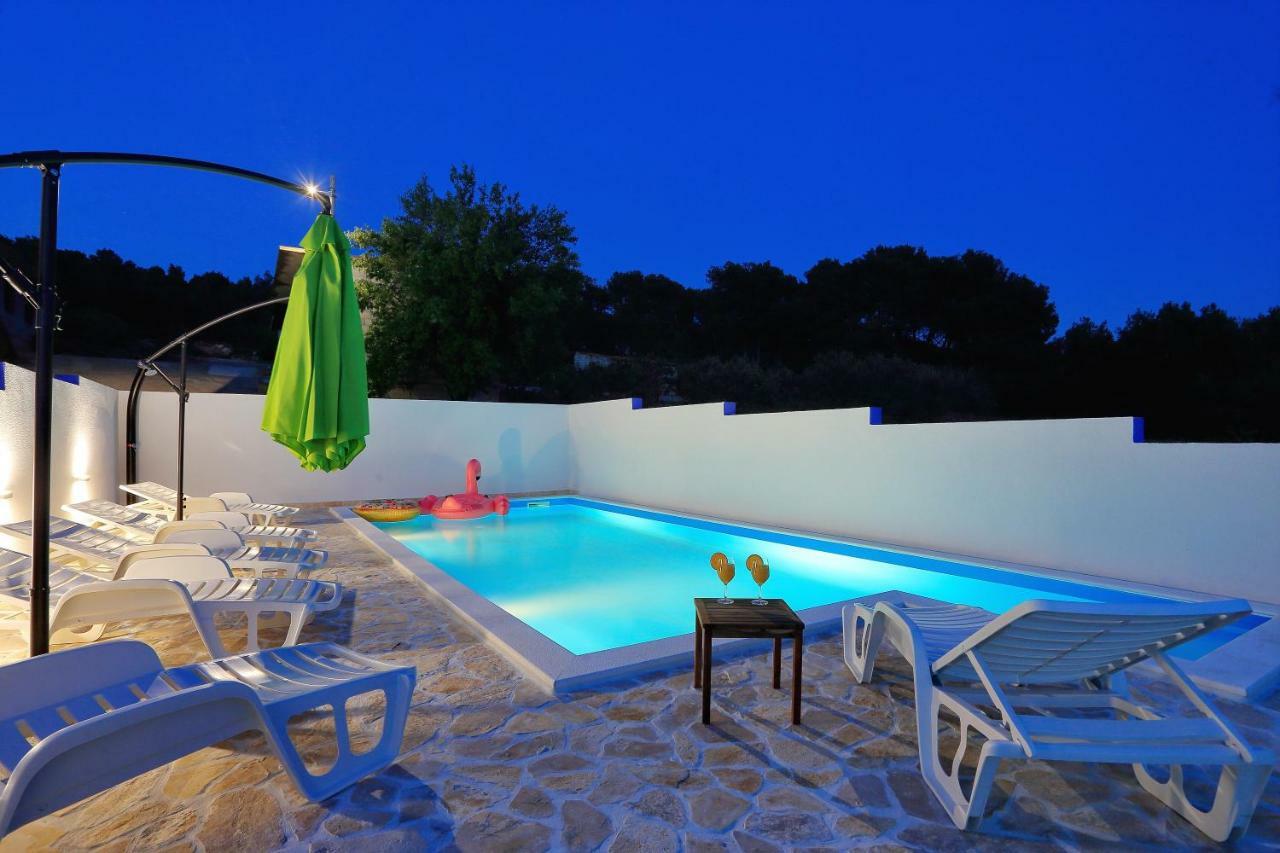 Apartment And Pool Nika Bibinje Luaran gambar