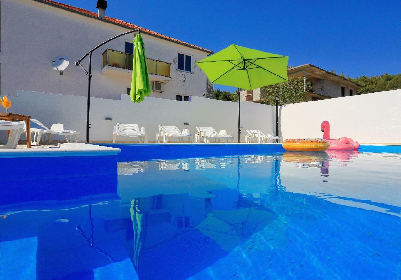 Apartment And Pool Nika Bibinje Luaran gambar